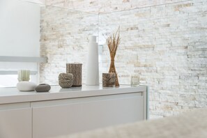 Spa - In Cagliari there is a bright space, where you will feel at home (Cagliari)