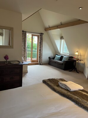 2 bedrooms, iron/ironing board, travel cot, free WiFi