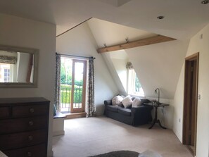 Smart TV, fireplace, DVD player, table football