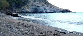 Villa-studio, vue sur mer, moderne, stylée, à 10 min de plage, terrasse, jardin