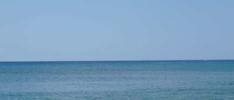 Una spiaggia nelle vicinanze, teli da spiaggia