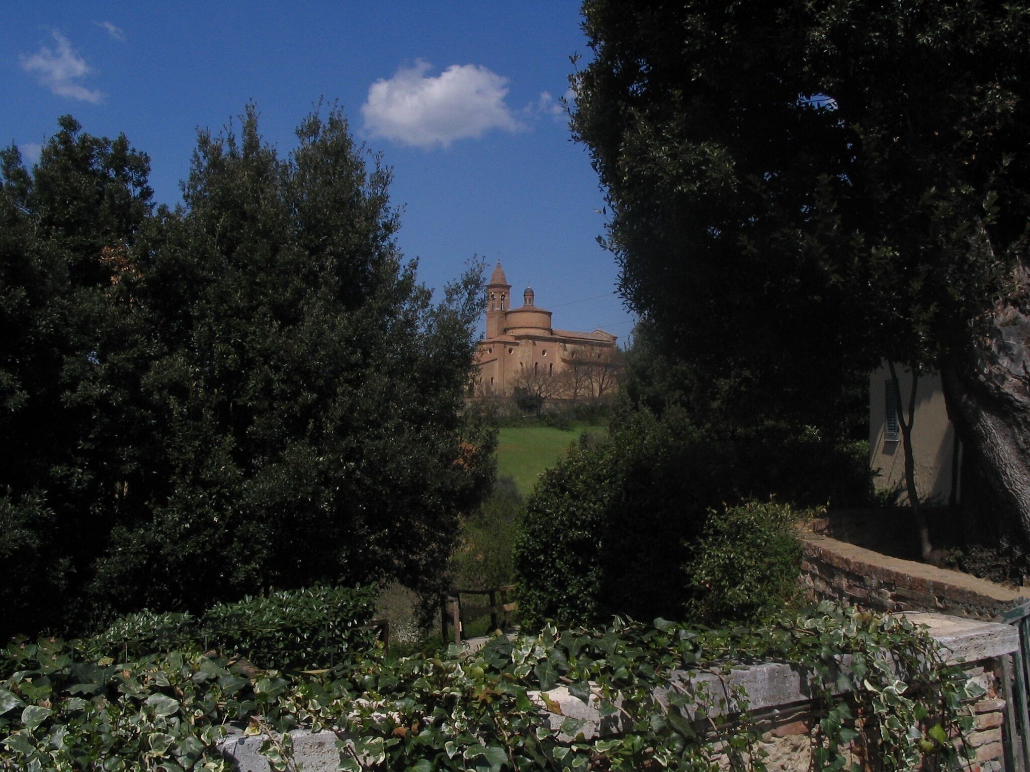 Fontebenedetta: nature and panorama pool 1 km to the center (F)