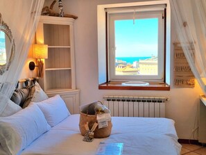 1 bedroom, desk, iron/ironing board, WiFi - Le Petit Phare : in old town and sea view (TRIESTE)