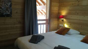 6 dormitorios, cuna de viaje, wifi gratis y ropa de cama