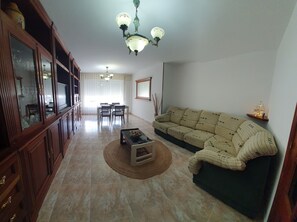 TV - Holiday Apartment Beach Villagarcia (VILAGARCIA DE AROUSA)