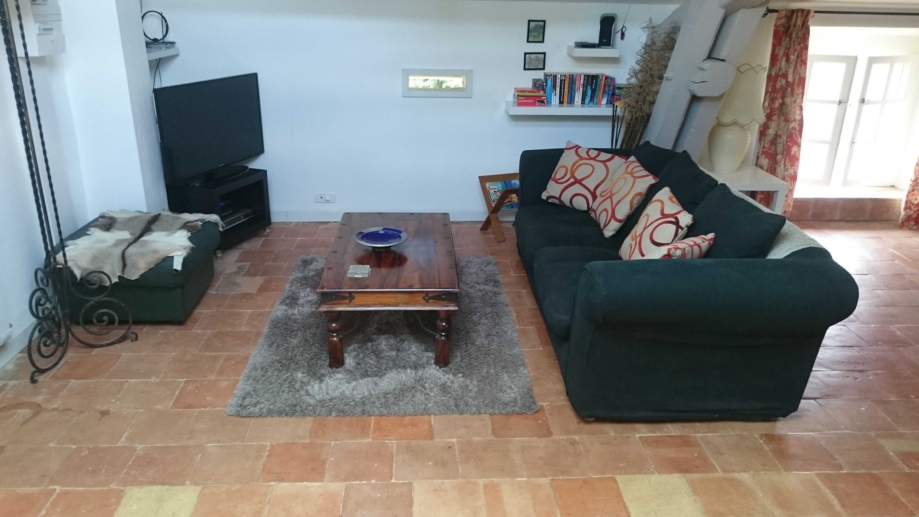 Gite near Carcassonne, Aude. Newly renovated gite in private domain. Beautiful, rural setting close to local amenities, pleasure lakes and beaches.