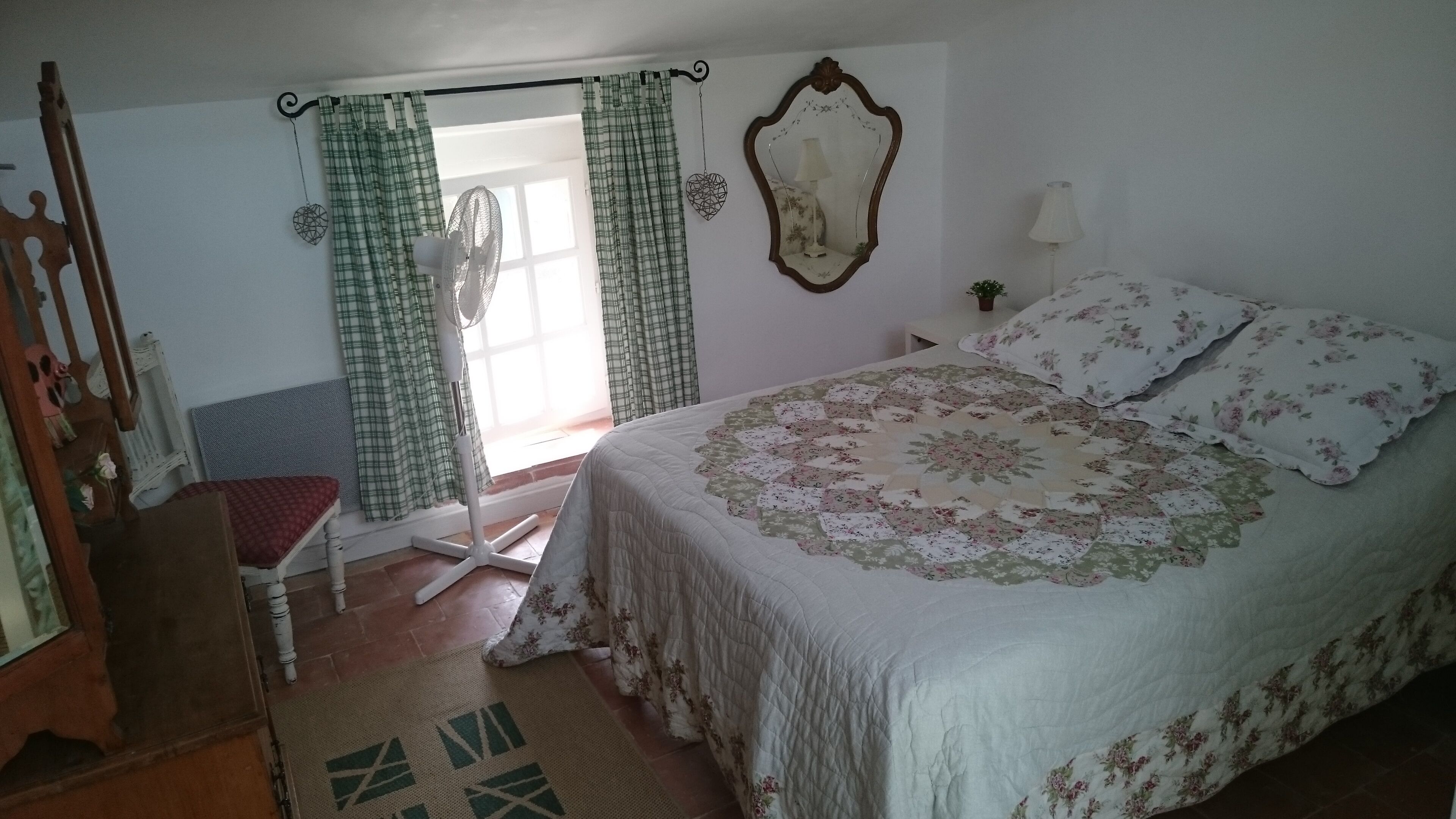 Gite near Carcassonne, Aude. Newly renovated gite in private domain. Beautiful, rural setting close to local amenities, pleasure lakes and beaches.