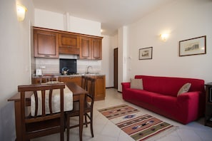 Smart TV, books - In the heart of Venice, restored in 2017, 2 bedrooms, WIFI, Air Conditioning, (Venezia)