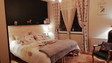 4 chambres, bureau, fer et planche Ă repasser, Wi-Fi gratuit