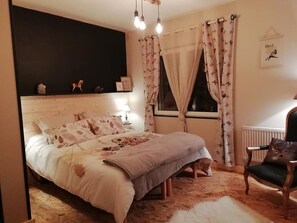 4 Schlafzimmer, Schreibtisch, Bügeleisen/Bügelbrett, kostenloses WLAN