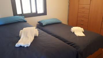 2 slaapkamers, een strijkplank/strijkijzer, wifi, beddengoed