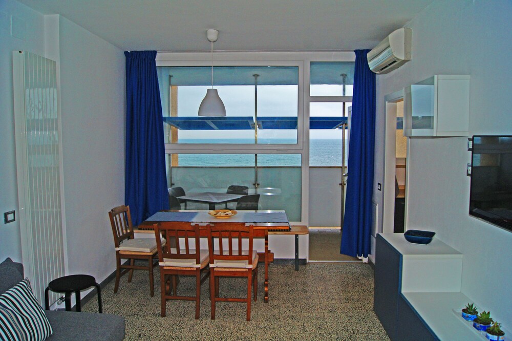 NEWS 2018 - Apartment 'Frontemare' - terrace facing the sea