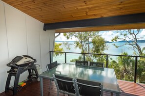 Outdoor dining - Shorelines 16 Waterfront (Hamilton Island)