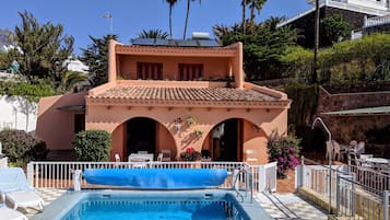 Piscine extérieure, piscine chauffée