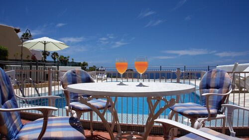 Luksushuvila yksityisellä uima-altaalla