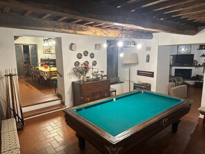 Games room - Villa "Le Vallecchie" overlooking Siena and with private swimming pool (Siena)