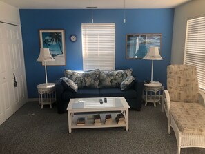 Televisión, reproductor de DVD y estéreo 