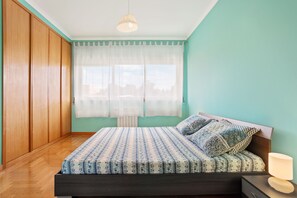 2 bedrooms, iron/ironing board, travel cot, WiFi