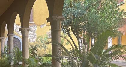 Beautiful apartment in medieval hamlet in the center of San Felice