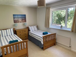 2 bedrooms, iron/ironing board, travel cot, free WiFi