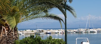 Luxueuse villa de campagne avec piscine et la mer et les îles au large