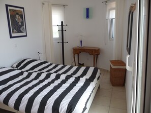 4 habitaciones, tabla de planchar con plancha y wifi gratis 