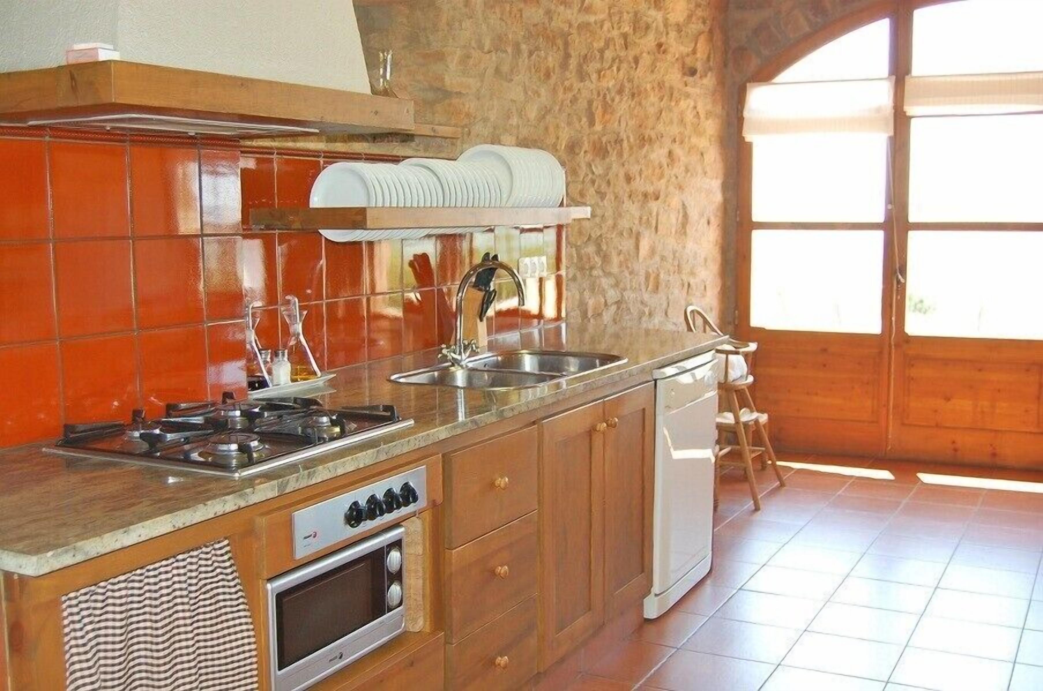 Stay with a stunning view - and still Barcelona and the Pyrenees not far