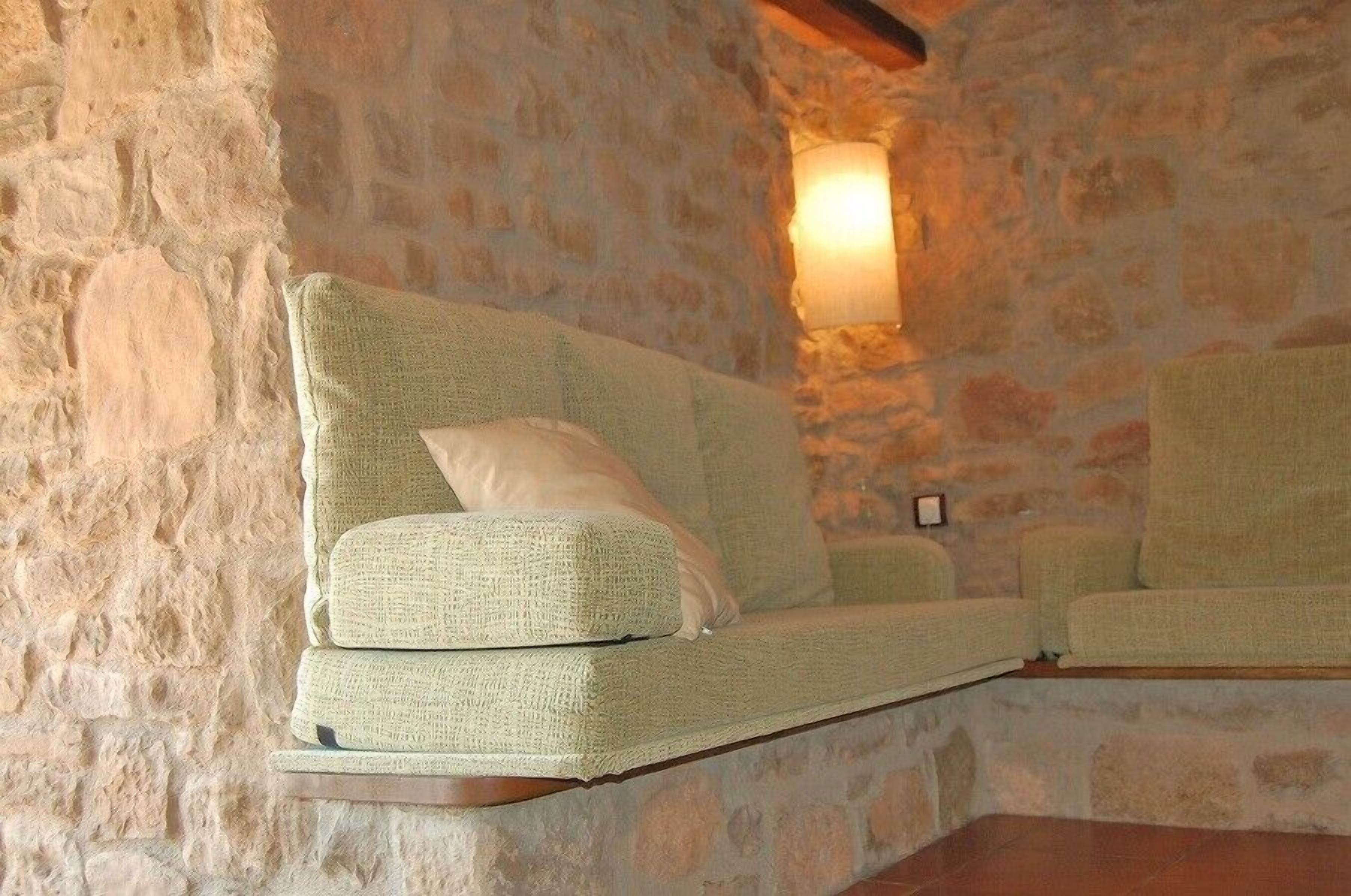 Stay with a stunning view - and still Barcelona and the Pyrenees not far