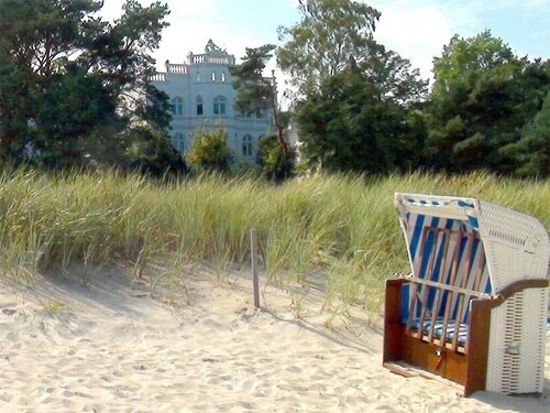VILLA SIRENE: 5-star luxury beach apt. in 1st Row + beach chair by the sea