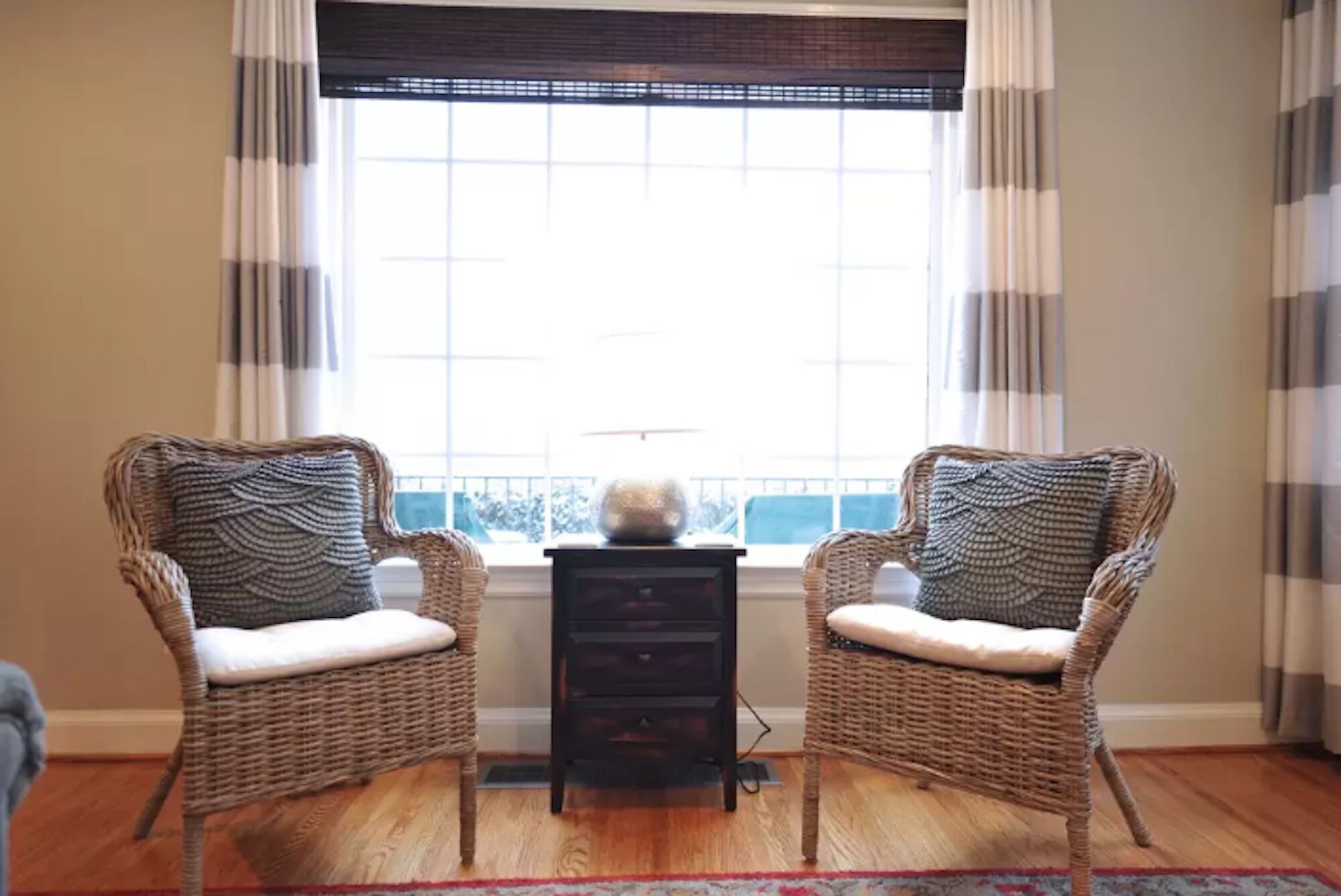 Large 4 Bedroom Home With Central & Safe Location