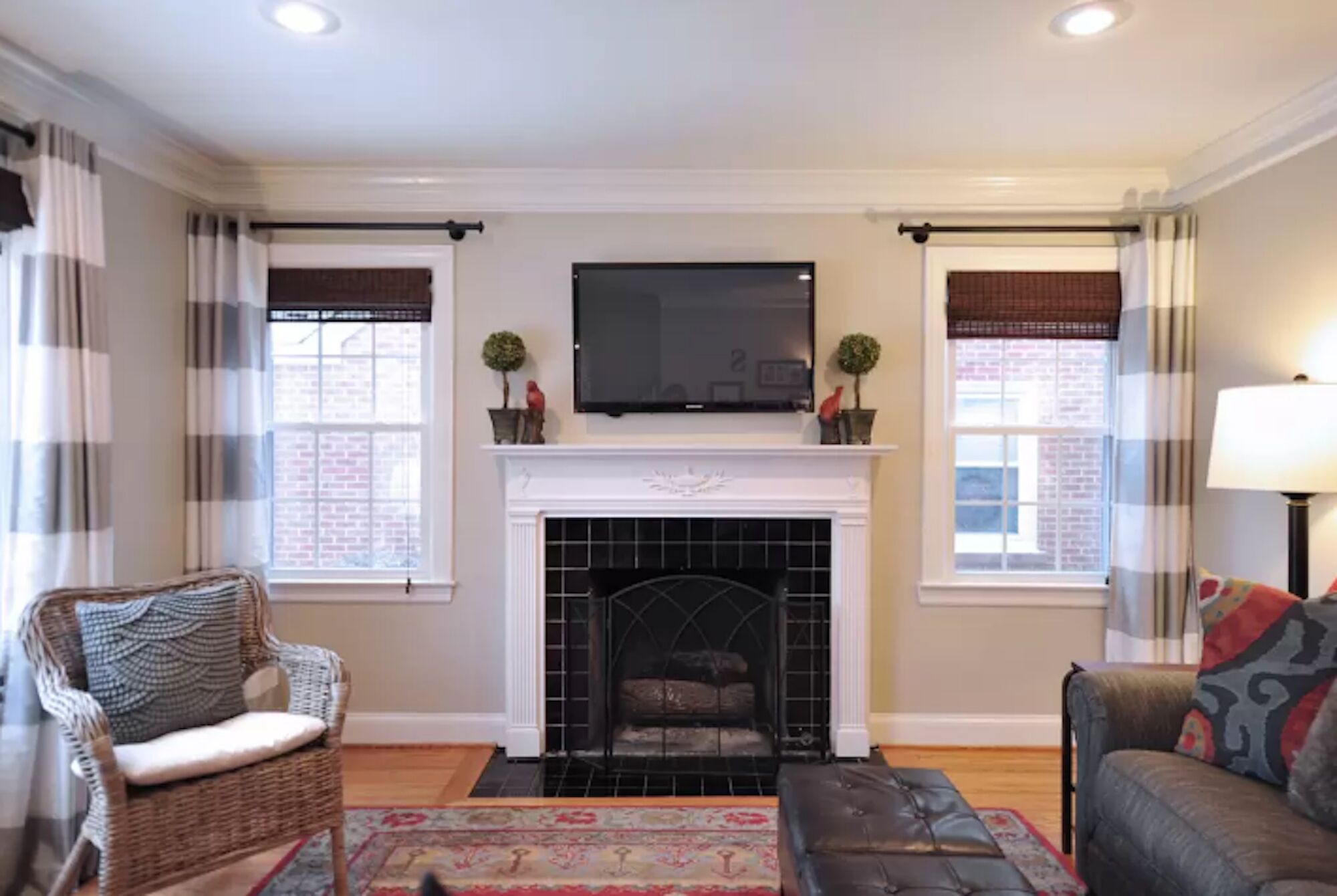 Large 4 Bedroom Home With Central & Safe Location