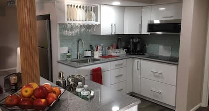 Apartamento privado 2 BR LR 1BA Home Theater Cocina - Bradley, MGM, Six Flags
