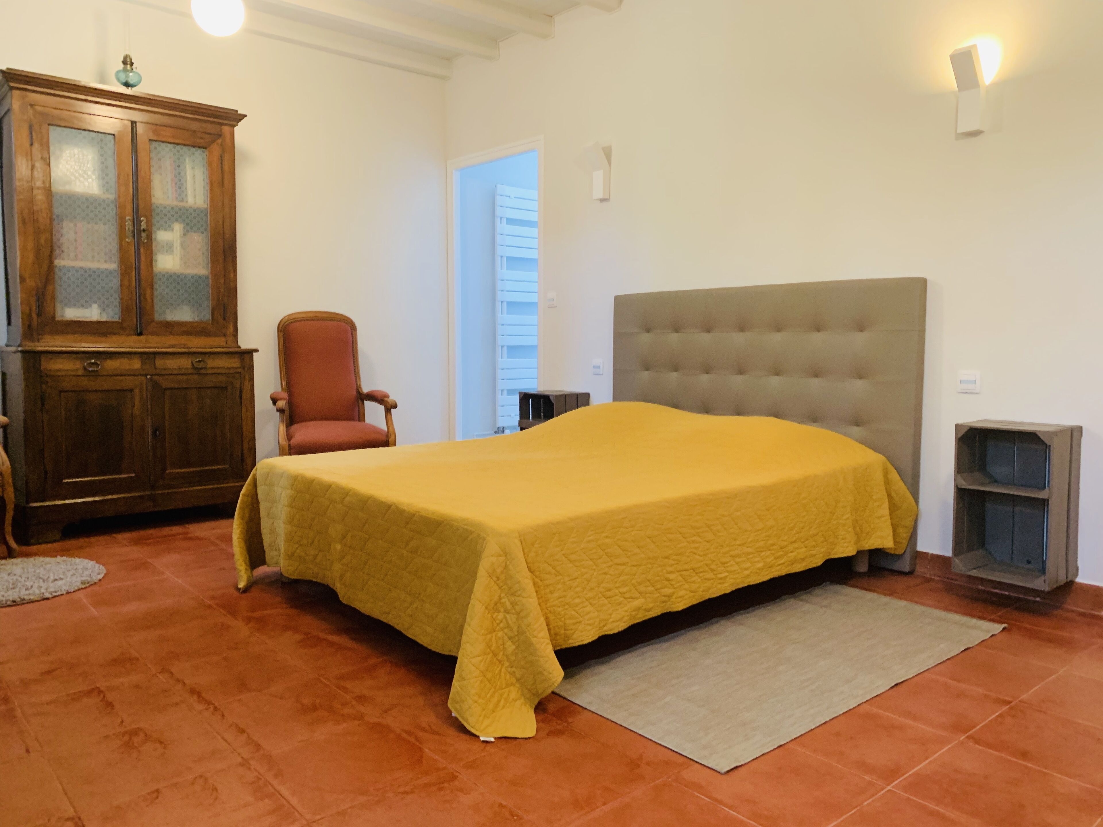 12th century country house on an old agricultural property (renovated in 2018)