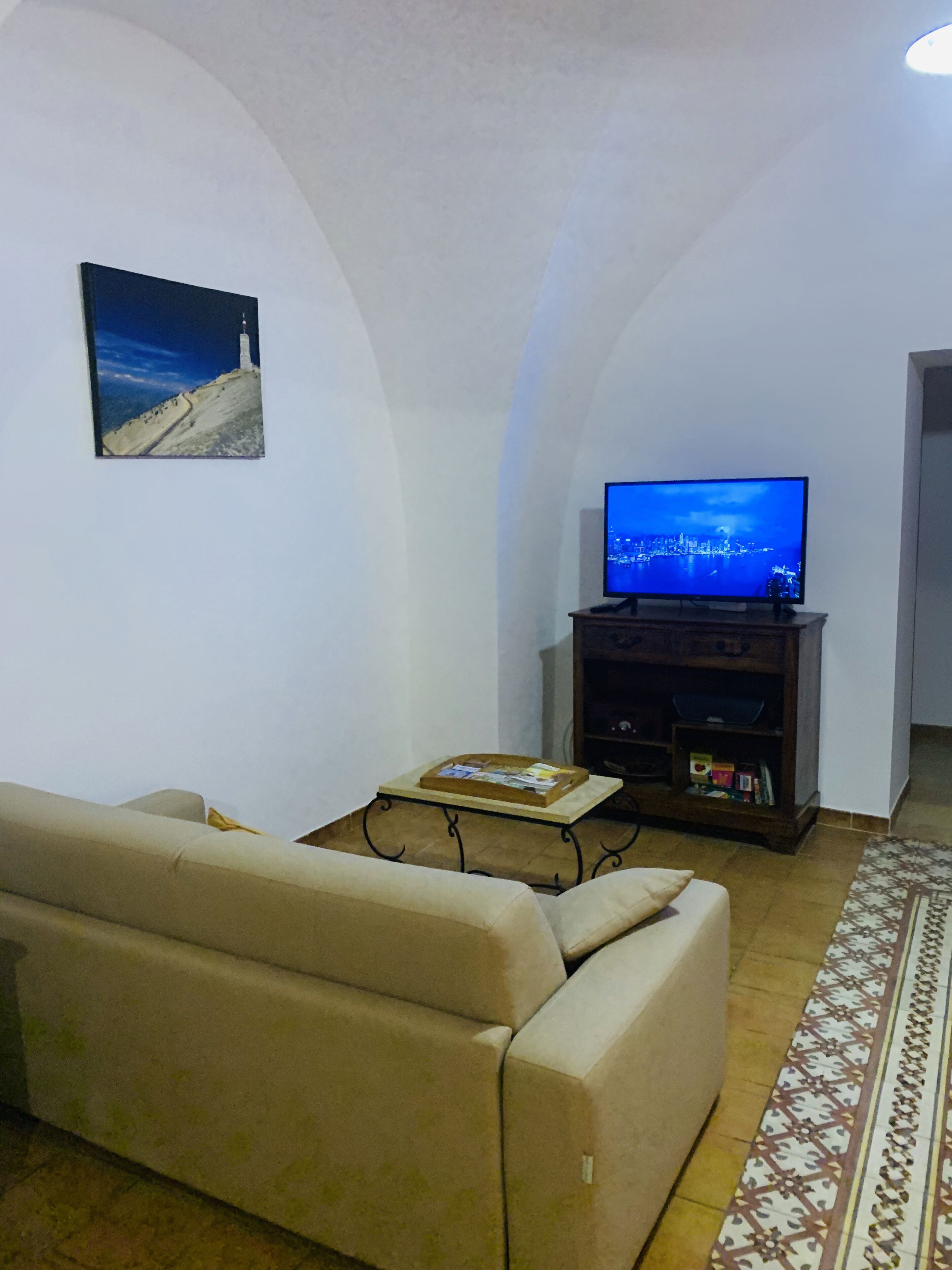 12th century country house on an old agricultural property (renovated in 2018)