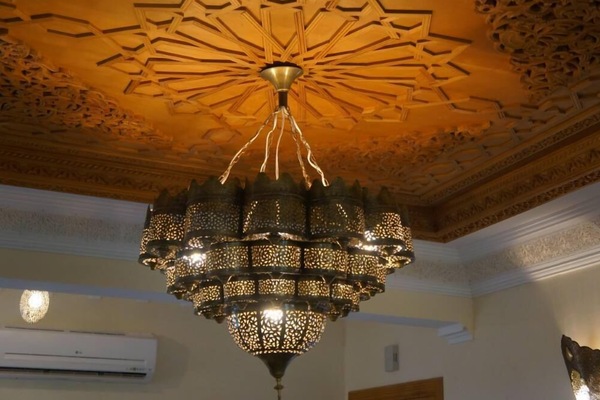 Plafond en bois traditionnel