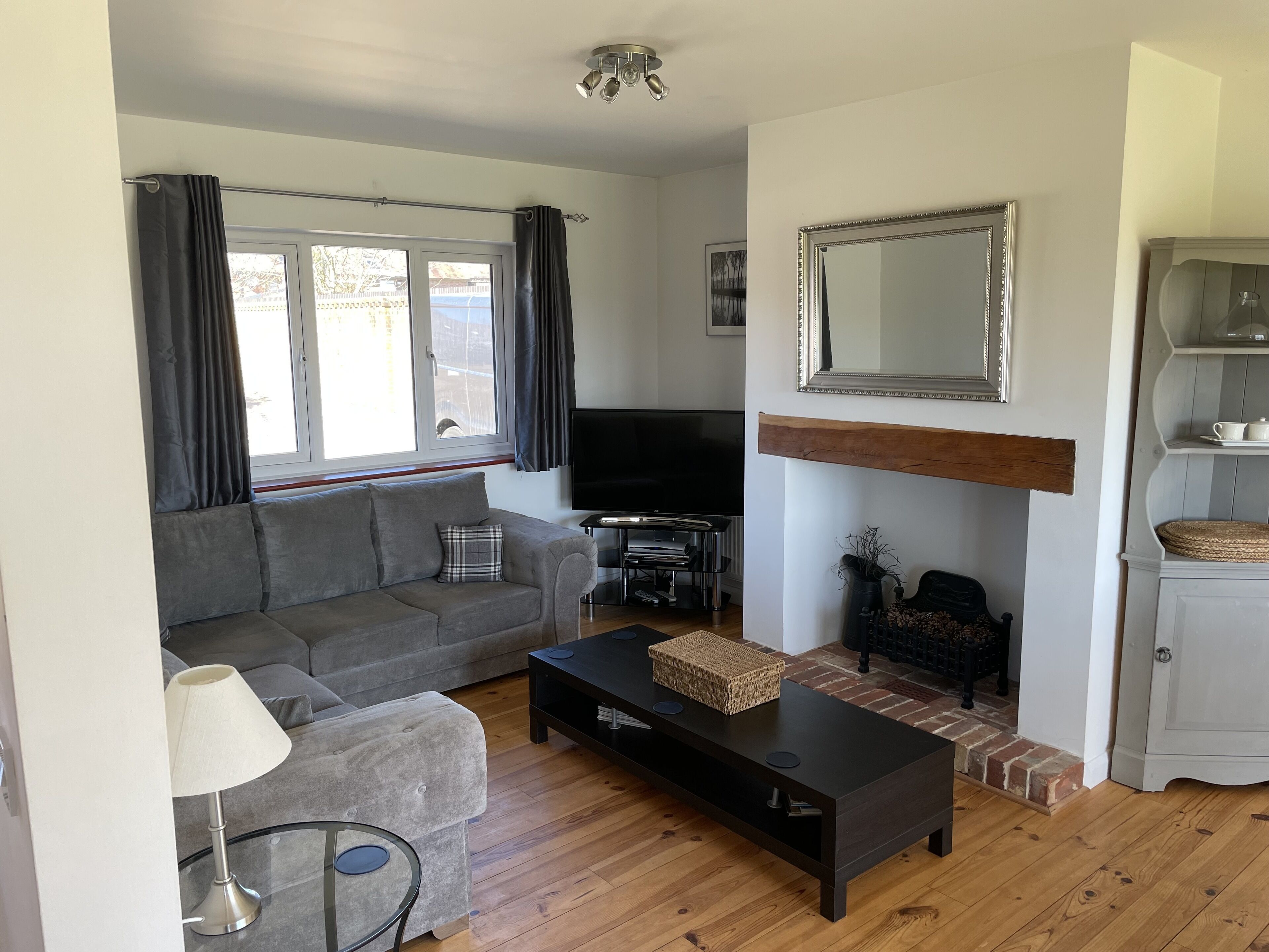 Luxury Detached 'Kuschels Cottage' - Set In Countryside Location With Great View - Tenterden