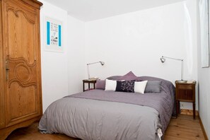 4 bedrooms, WiFi, bed sheets