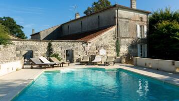 Piscine extérieure