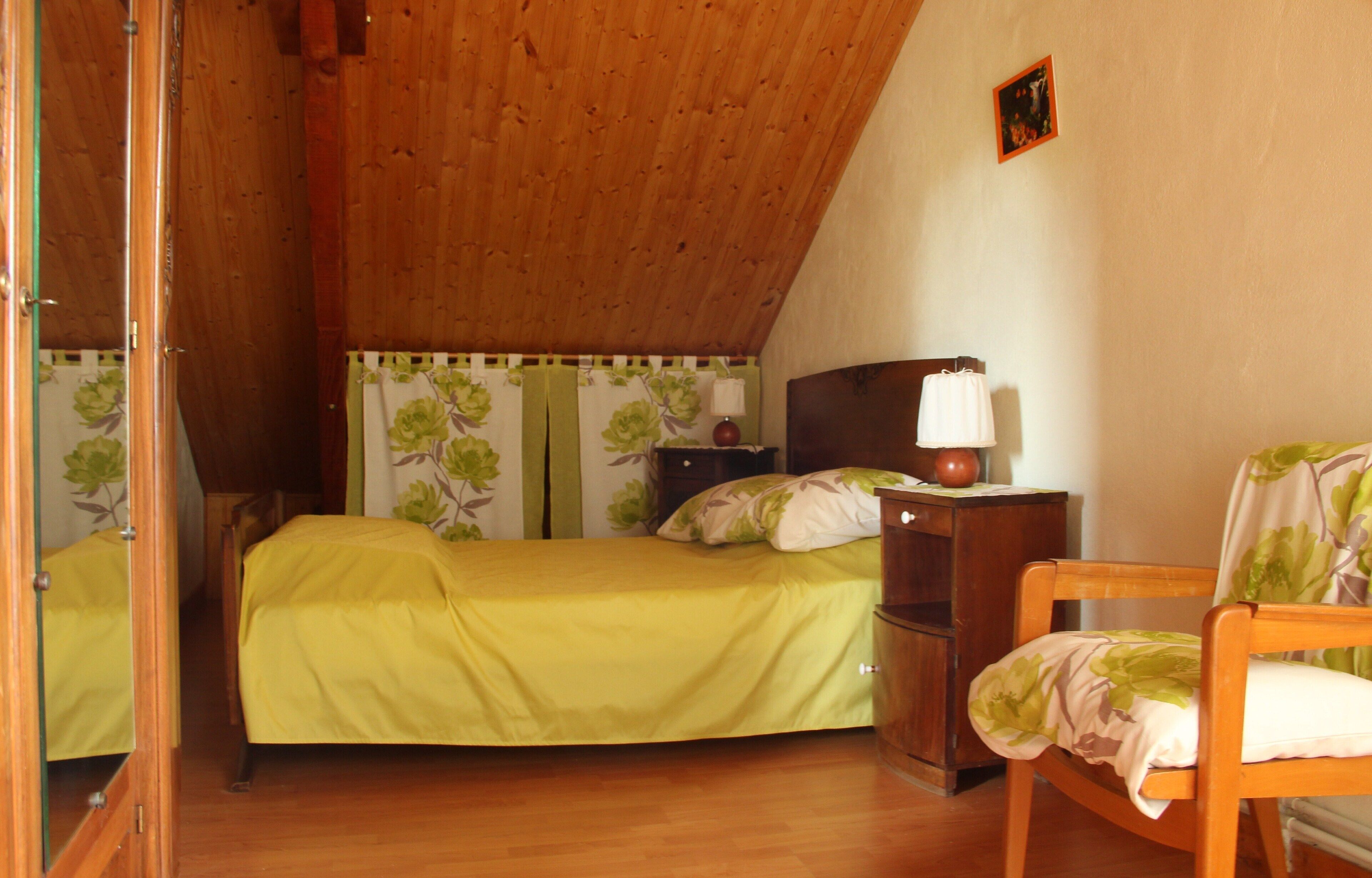 Large 3*** gite with covered swimming pool on the Causse du Lot in the countryside.