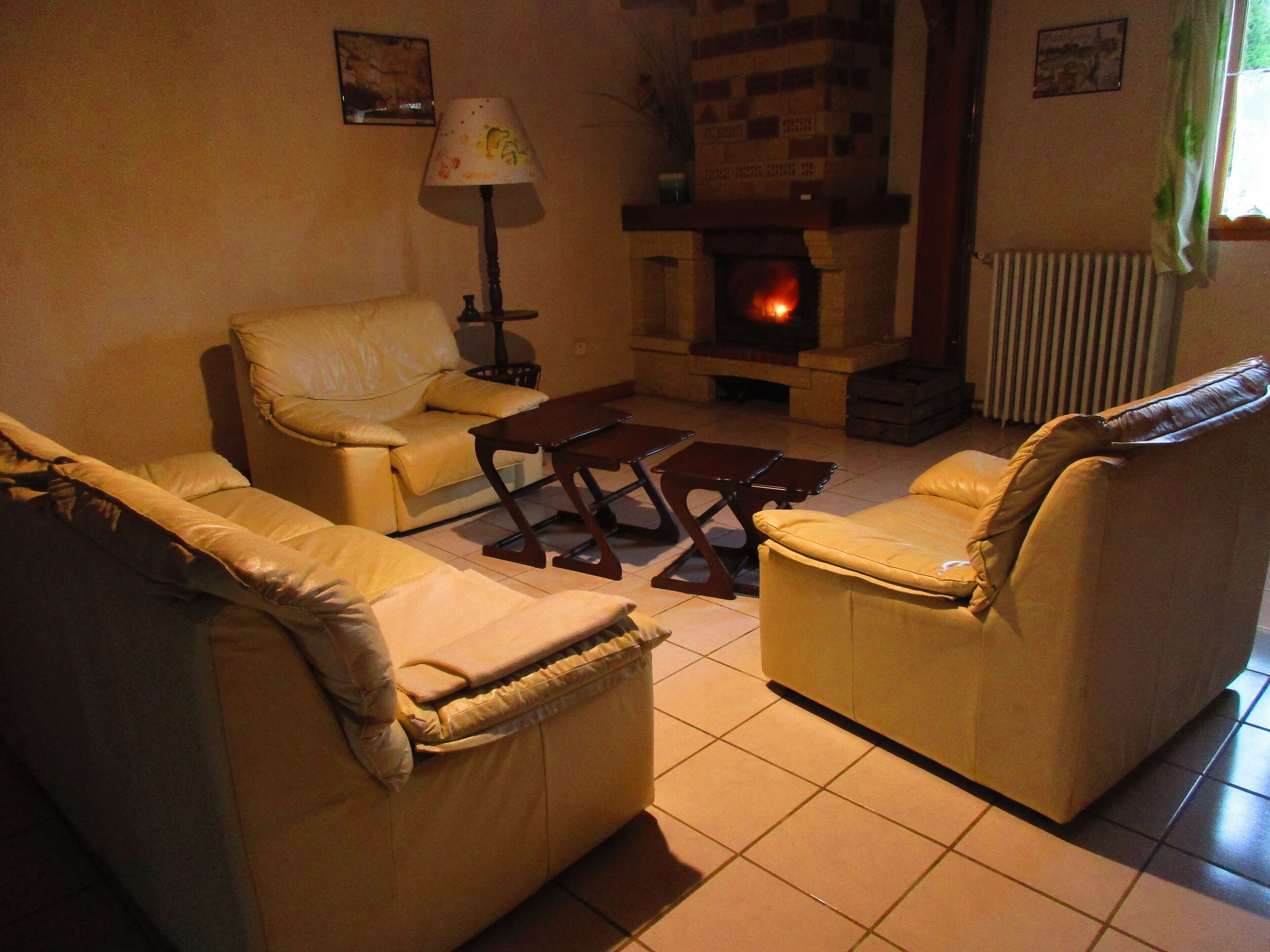 Large 3*** gite with covered swimming pool on the Causse du Lot in the countryside.