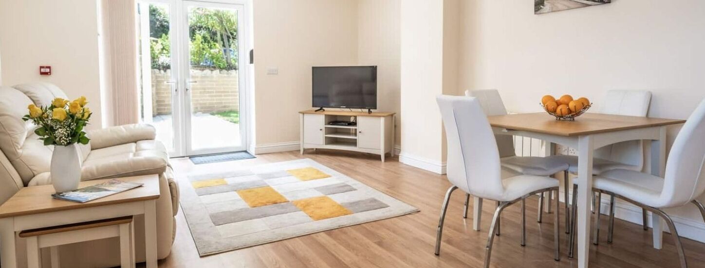Vectis Holiday Homes, Modern, Spacious Apartment, Great Location, Free Wifi - Shanklin