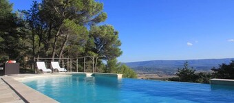 Maison en pierres du Luberon, Piscine chauffée à débordement, Patio, près Gordes