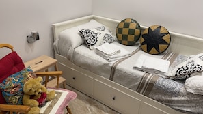 2 Schlafzimmer, Schreibtisch, Bügeleisen/Bügelbrett, kostenloses WLAN