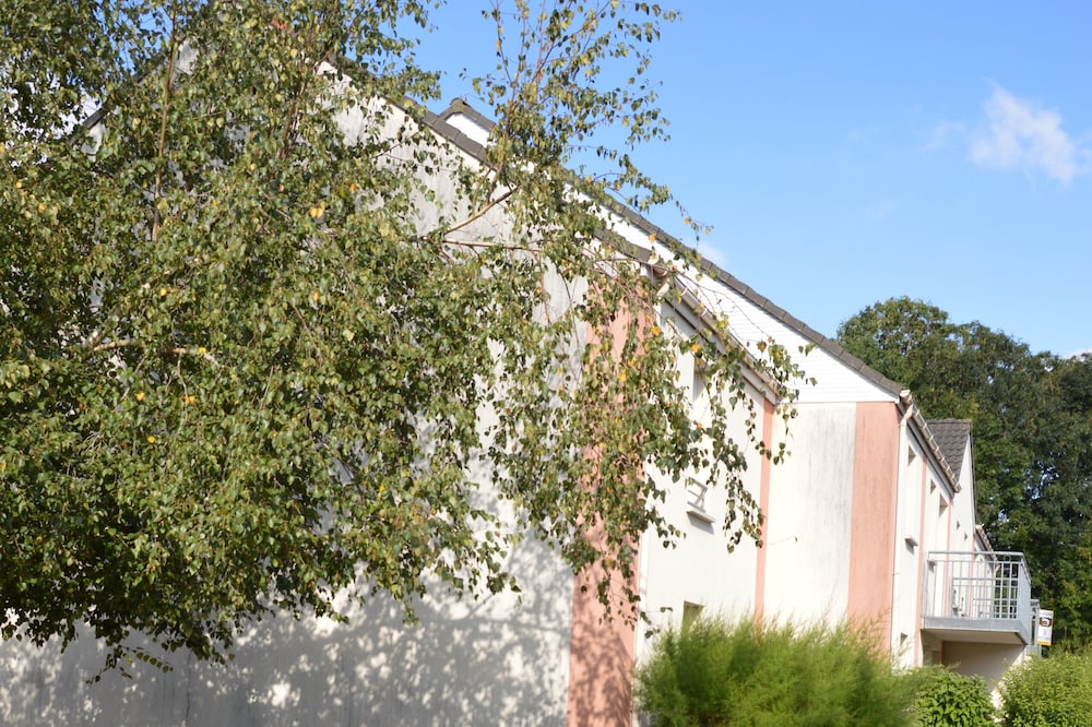 secure and quiet, close to all shops, museum, cinema, theater, shops