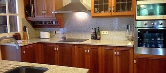 Comfortable Villa with large Pool, huge Garden (golf) and short trip to beaches*