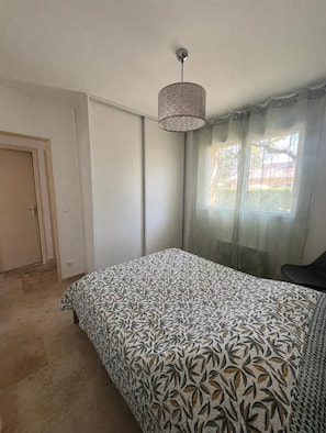 1 bedroom, iron/ironing board, Internet - L'Amandier - MOISSAC BELLEVUE (Moissac-Bellevue)