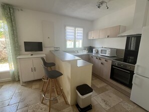 Microwave, oven, coffee/tea maker, toaster