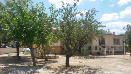 ALLE KOMFORT-VILLA MIT POOL IN EINEM MAGISCHEN CAMPESTRE-RAHMEN. 
