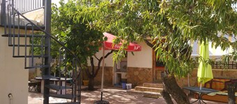 CHALET  TODO CONFORT CON PISCINA, EN UN MARCO CAMPESTRE MÁGICO. 