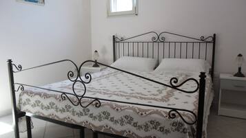 2 Schlafzimmer, Bügeleisen/Bügelbrett, Bettwäsche